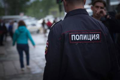 Охранник пострадал во время конфликта на территории школы в Красноярске