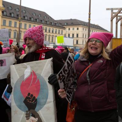 Несколько тысяч человек приняли участие в "Марше женщин" в Вашингтоне