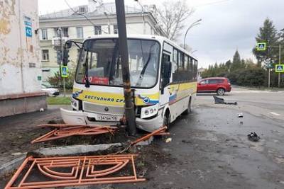 В Иркутской области начали доследственную проверку после ДТП с автобусом
