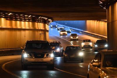 Движение в Гагаринском тоннеле затруднено из-за столкновения двух машин