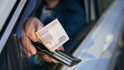 Выдача водительских прав за деньги в Приозерске привела инспектора на скамью подсудимых