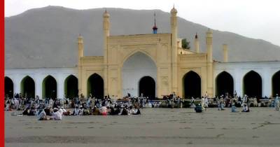 Возле одной из мечетей Кабула произошел взрыв и началась перестрелка