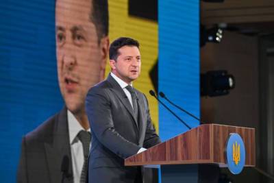 Захарова высмеяла слова Зеленского о наглой политике Украины