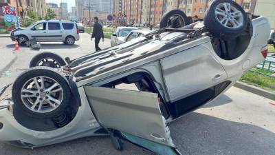 В ДТП с четырьмя автомобилями в Воронеже пострадали женщина с ребенком