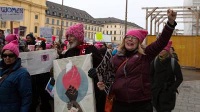 В Вашингтоне несколько тысяч жителей приняли участие в «Марше женщин»