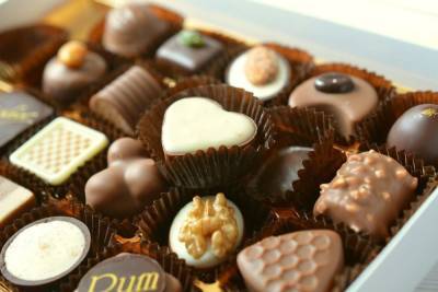 Диетолог предупредила об опасности шоколада и конфет после 45 лет