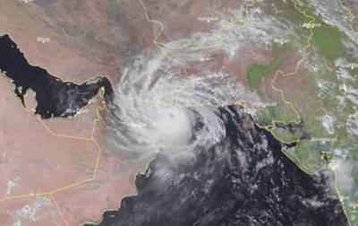 На Оман обрушился тропический циклон Шахин, есть погибшие