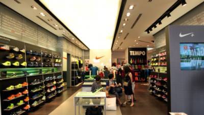 Сотням израильтян грозит увольнение: Nike прекращает поставки товаров в магазины