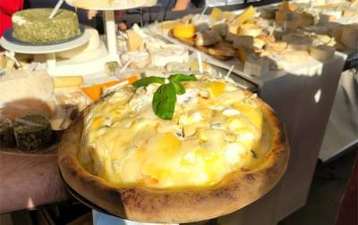 Во Франции - Пицца с более 800 сортами сыра: во Франции установлен новый рекорд - korrespondent.net - Украина - Франция - Лион