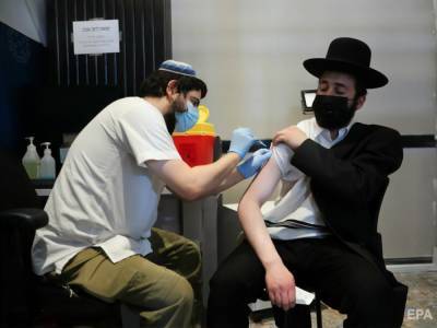В Израиле COVID-сертификат смогут получить только те, кто вакцинировались тремя дозами