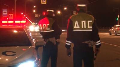 Водитель погиб в опрокинувшейся иномарке в Челябинске