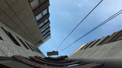 Жительница Екатеринбурга чудом осталась жива после падения с высоты десятого этажа
