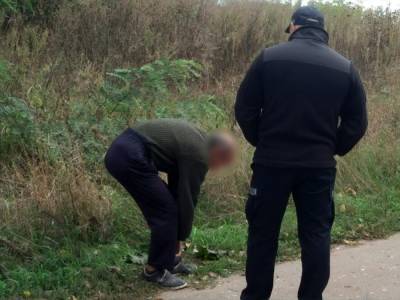 В Сумской области по дороге в суд скончался мужчина, арестованный за убийство трехлетнего сына