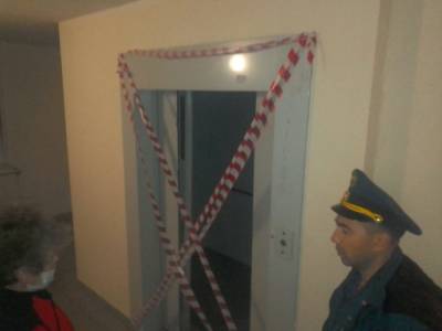 Лифт с семью подростками упал в Красном Селе