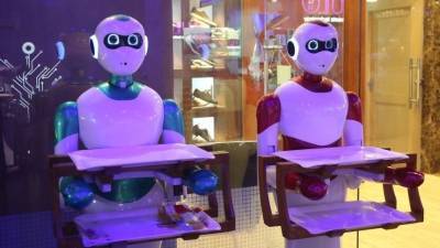 Роботы заменили всех сотрудников нового ресторана в Токио