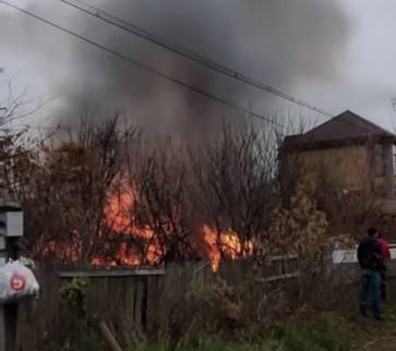 Дом сгорел в частном секторе Липецка