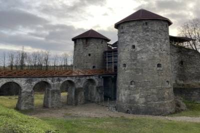 Специалисты завершили противоаварийные работы в крепости Копорье