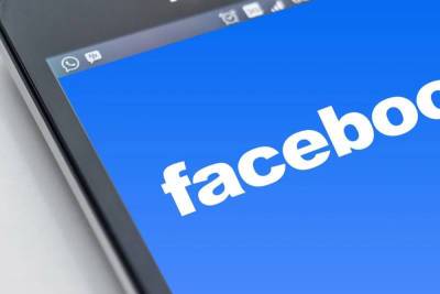 Приставы начали принудительное взыскание с Facebook штрафа на 17 млн рублей