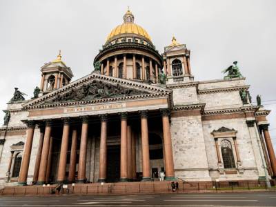 В Петербурге задержали блогершу за голую фотоссессию на фоне Исаакиевского собора