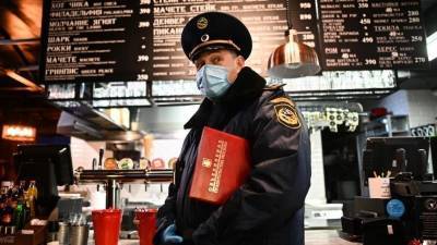 Пир во время чумы: в Петербурге закрыли первых нарушителей «ковидного» локдауна