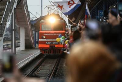 Непривитых пассажиров на вокзале Севастополя отправляют покупать обратные билеты