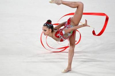 Дина Аверина победила в многоборье на ЧМ по художественной гимнастике