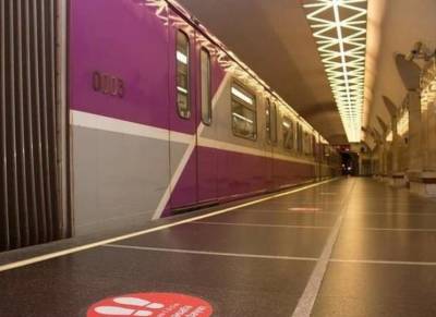 Названа причина приостановки движения поездов на одной из станций бакинского метро