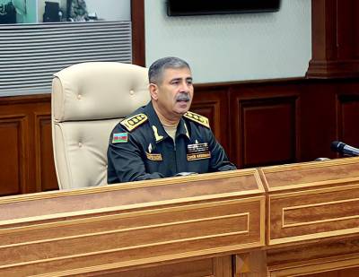 Министр обороны Азербайджана на служебном совещании дал соответствующие поручения войскам