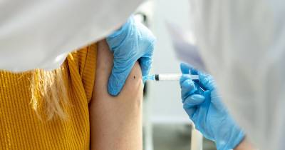 В Москве назвали причину заражения COVID-19 после вакцинации