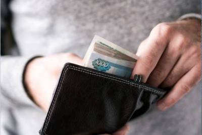 Крупную новгородскую компанию оштрафовали за мизерные зарплаты сотрудников