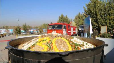 Трехтонный гигант: как в Душанбе проходит фестиваль "Оши палав"