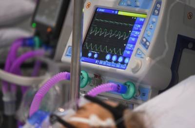 Челябинцы пожаловались на необходимость самим покупать кислородные аппараты для больных COVID-19