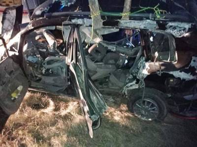 В Новосибирской области водитель иномарки погиб в ДТП с тягачом