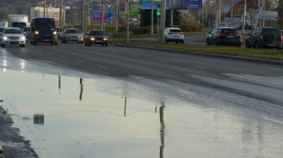 На улице 8 Марта затопило дорогу из-за плохо сделанной ливневки - penzainform.ru