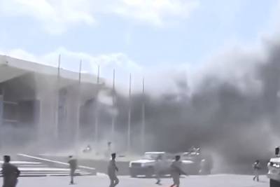 Заминированный автомобиль взорвался в Йемене - vm.ru - Москва - Саудовская Аравия - Йемен - Аден - Дальний Восток