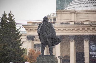 Снег и штормовой ветер до 22 м/с ожидаются в Новосибирске в воскресенье