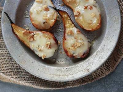 Соковитий десерт: рецепт запечених груші з рікотою