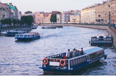 Около 70 % иностранных туристов предпочитают ездить в Петербург и Москву