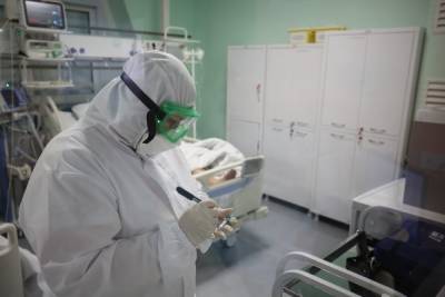 Астраханский врач «красной зоны» рассказал о коронавирусе и вакцинации
