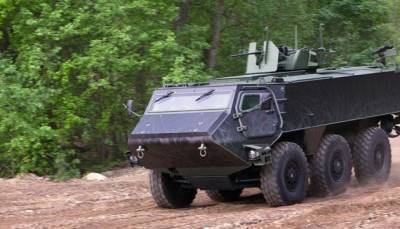 Армия Латвии получила первую партию финских бронемашин Patria