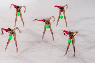 Сборная Россия выиграла золото на ЧМ по художественной гимнастике в упражнении с мячом
