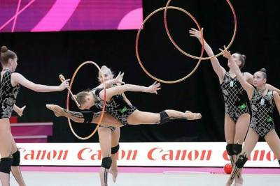 Российские гимнастки заняли второе место в групповых упражнениях с обручами и булавами на ЧМ в Японии