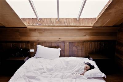 Ученые установили влияние недостатка сна на походку человека