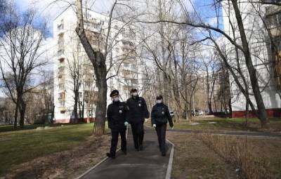 В Санкт-Петербурге пьяный мужчина свесил сына-инвалида за ноги с 10 этажа