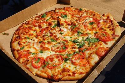 В Смоленске мужчина заказал пиццу и лишился 80 тысяч рублей