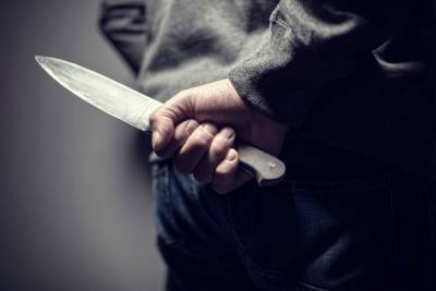 Афганца пырнули ножом в кафе в Волхове