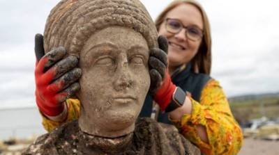 В Британии обнаружили уникальные древнеримские статуи