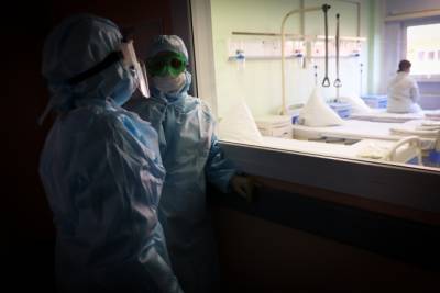С начала года в России умерли почти 300 тысяч человек с коронавирусом