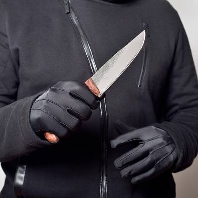Мужчина напал с ножом на пассажиров поезда в городе Тёфу