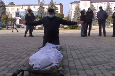 Россиянин привез труп матери в мэрию из-за дороговизны морга
